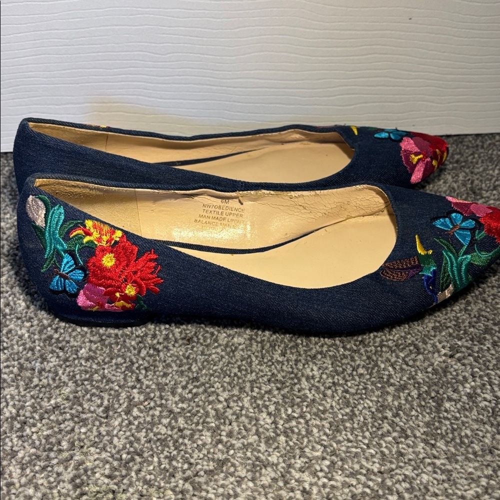 Nine West Navy Embroidered Pointed-Toe Flats size 6M - Picture 9 of 13